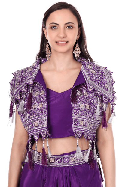 Thread emboidered Jacket Doti set