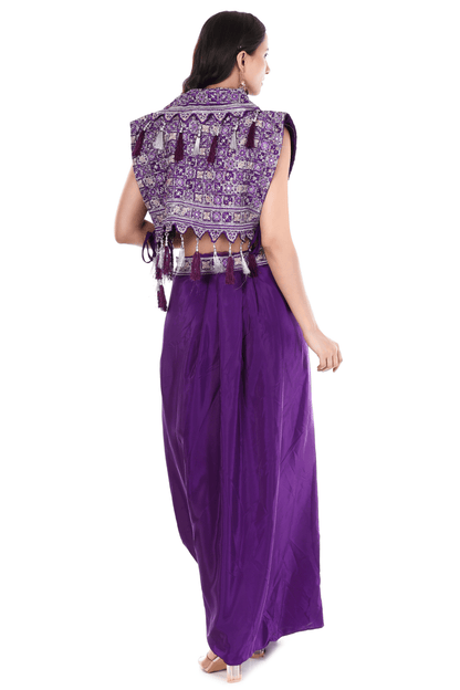 Thread emboidered Jacket Doti set